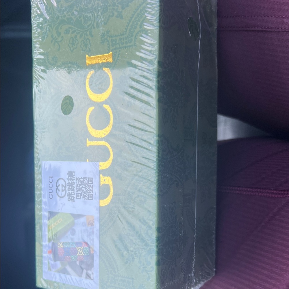 Gucci Olive Green Box with Gold Logo